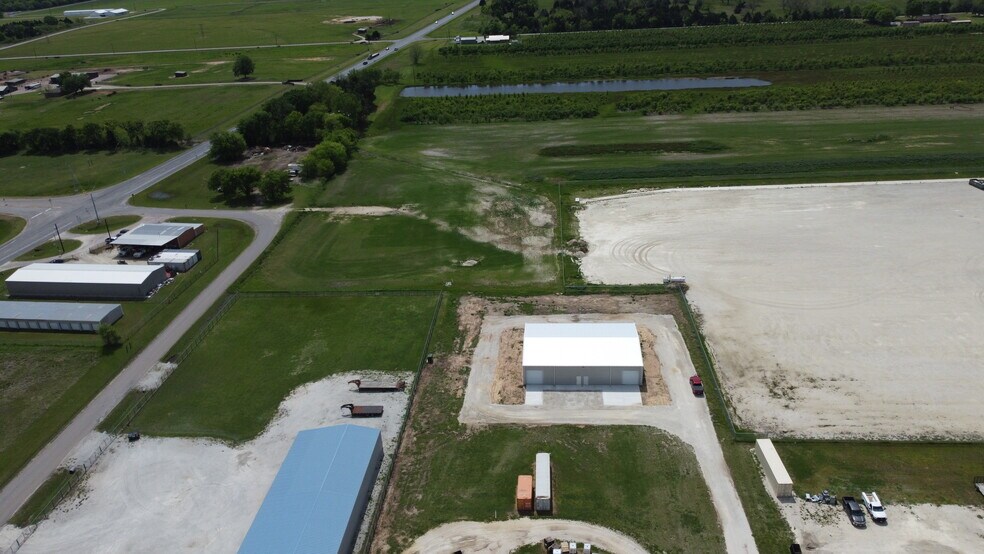 More Photos Of 490 Locust St, Whitesboro Industrial For Lease