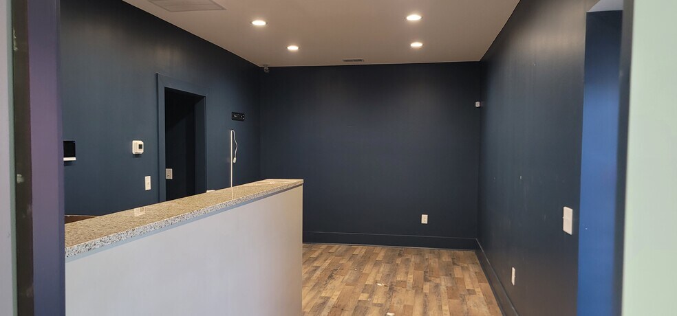 More Photos Of 85 W Broad St, Fairburn Freestanding For Sale