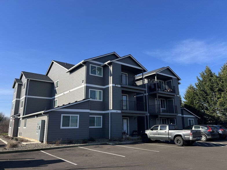 More Photos Of 972 N 2nd St, Jefferson Multifamily For Sale