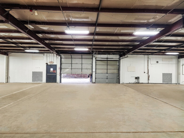 More Photos Of 8 Park St, Windsor Township Warehouse For Lease