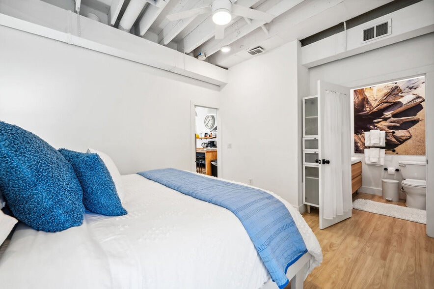 More Photos Of 13662 Red Arrow Hwy, Harbert Hotel For Sale