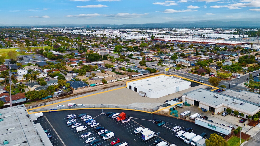 More Photos Of 2602 Halladay St, Santa Ana Warehouse For Sale