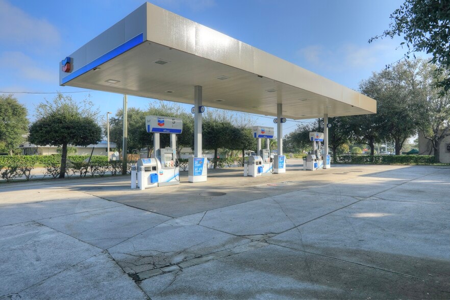 More Photos Of 755 4th St, Vero Beach Convenience Store For Sale