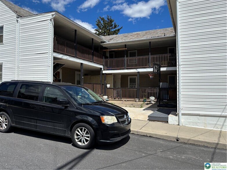 More Photos Of 435 W Main St, Pen Argyl Apartments For Sale
