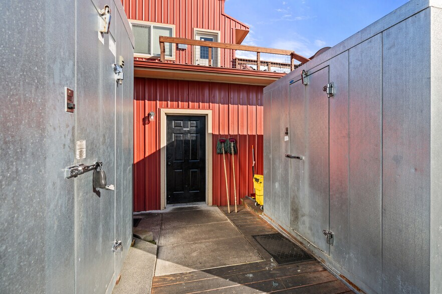 More Photos Of 401 Oak St, Brookings Specialty For Sale