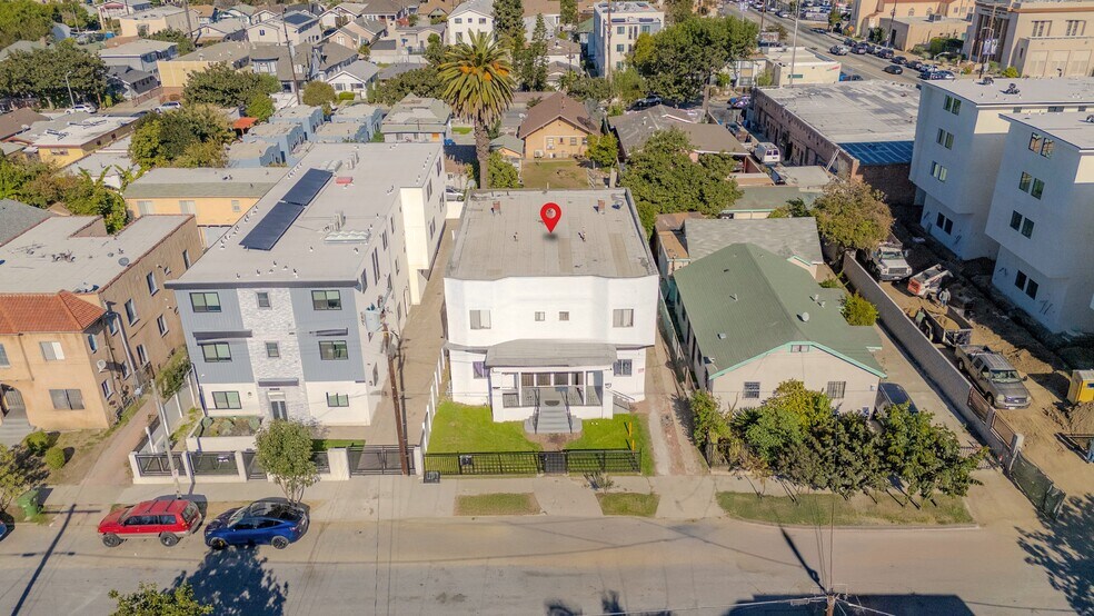 More Photos Of 1419 W 36th St, Los Angeles Apartments For Sale