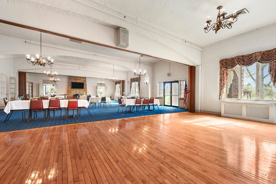 More Photos Of 1300 Lane ave, Natrona Heights Specialty For Sale