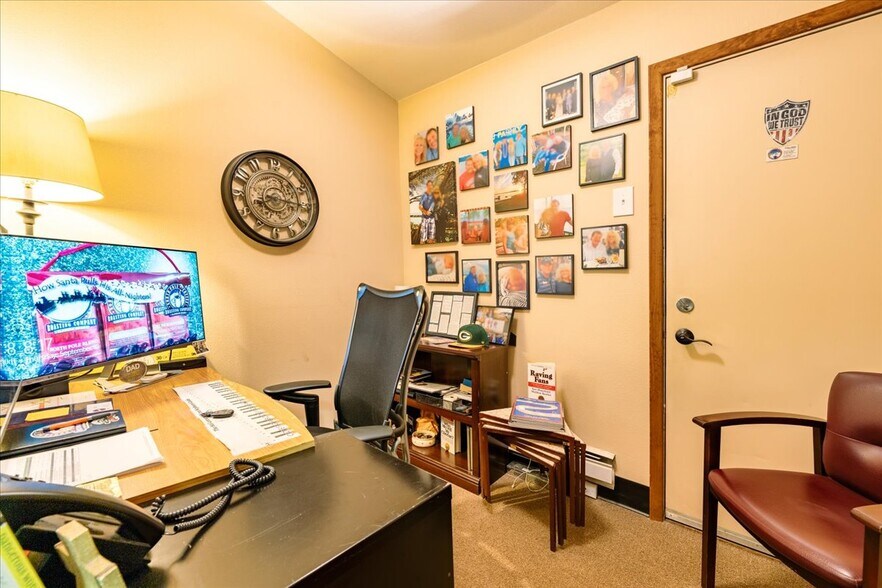 More Photos Of 1502 Minnie St, Fairbanks Industrial For Sale