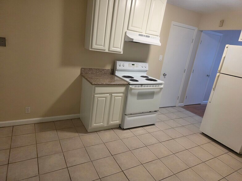 More Photos Of 9716 Mountain Blvd, Oakland Apartments For Sale