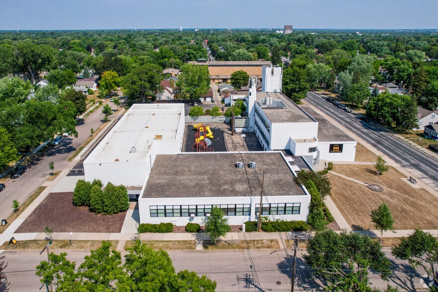 More Photos Of 4021 Thomas Ave N, Minneapolis Schools For Sale