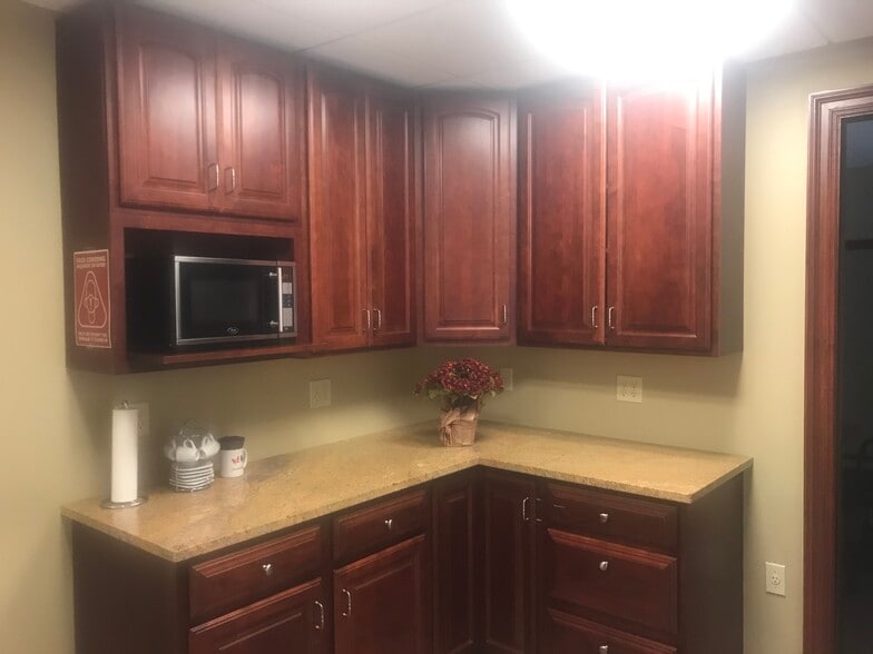 More Photos Of 636 N Broadway, White Plains Office For Sale