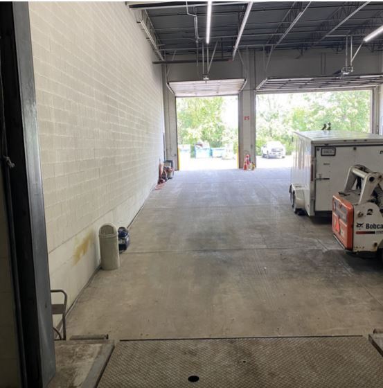 More Photos Of 61-95 Oakwood Rd, Lake Zurich Light Manufacturing For Lease