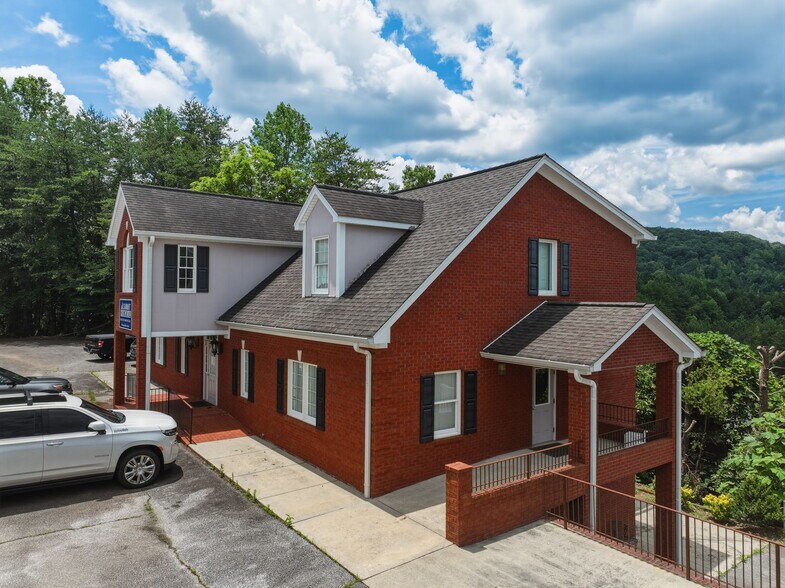 More Photos Of 70 Mountain Dr, Dahlonega Medical For Lease