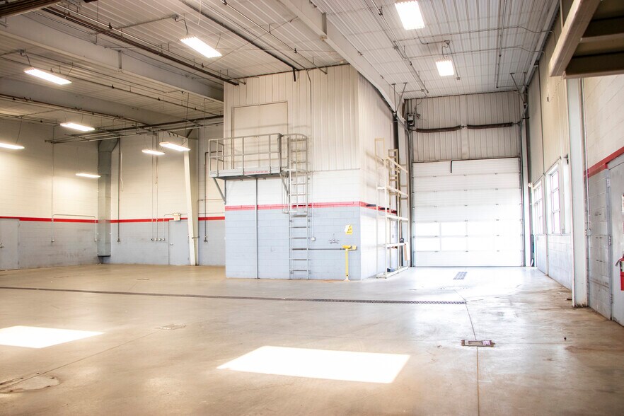 More Photos Of 321 W Prairie View Rd, Chippewa Falls Auto Repair For Sale