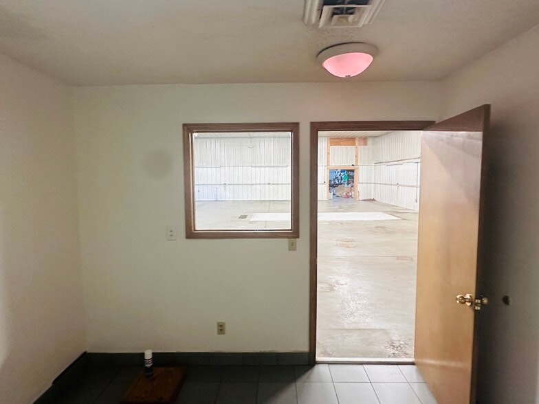 More Photos Of , Kansas City General Retail For Sale