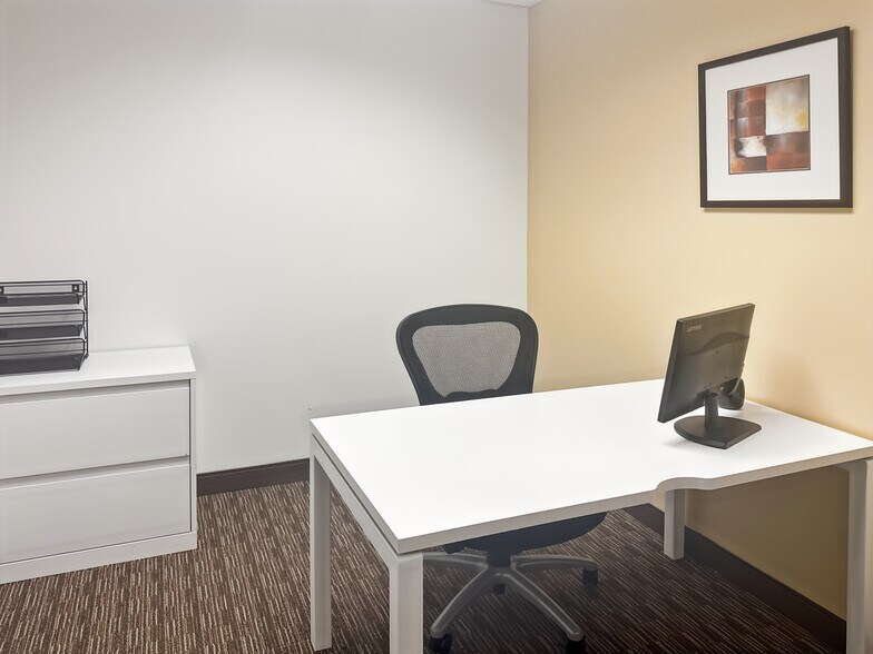 More Photos Of 1715 Indian Wood Cir, Maumee Coworking Space
