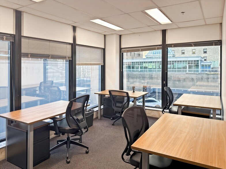 More Photos Of 777 Hornby St, Vancouver Coworking Space