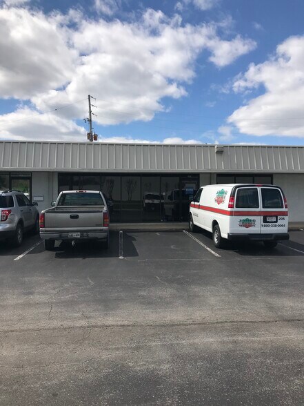 More Photos Of 118-122 Space Park Dr, Nashville Unknown For Lease