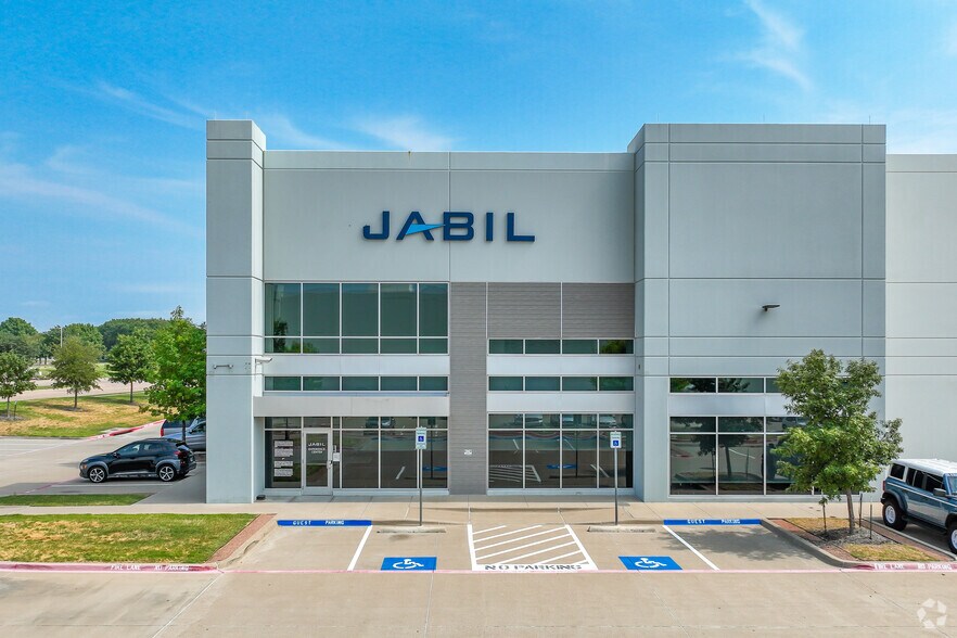 More Photos Of 2910 Telecom Pky, Richardson Manufacturing For Lease