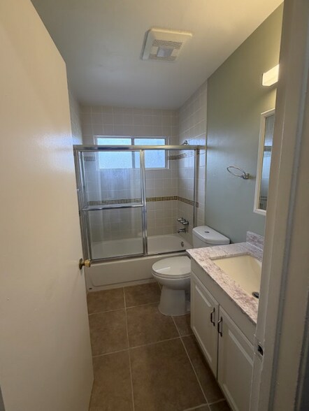 More Photos Of 2124 90th Ave, Oakland Apartments For Sale