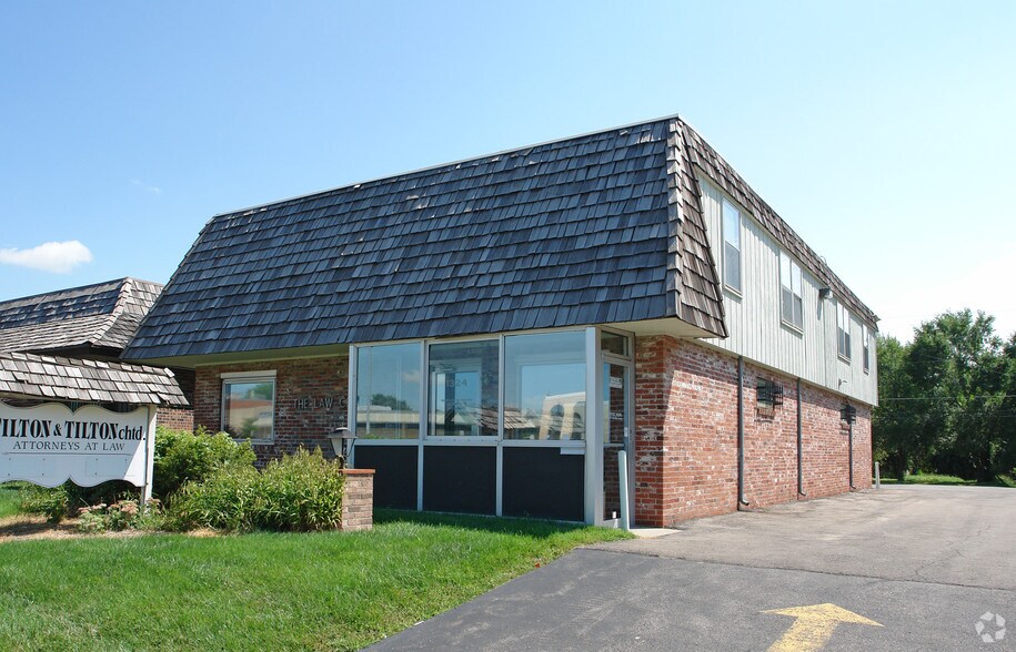 Primary Photo Of 1324 SW Topeka Blvd, Topeka Office Residential For Sale