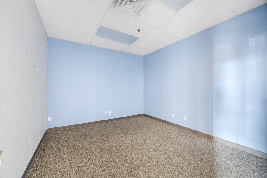More Photos Of 371 Garden St, Prescott Storefront Retail Office For Sale