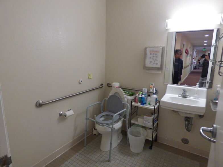 More Photos Of 32951-32965 Alvarado Niles Rd, Union City Congregate Senior Housing For Sale