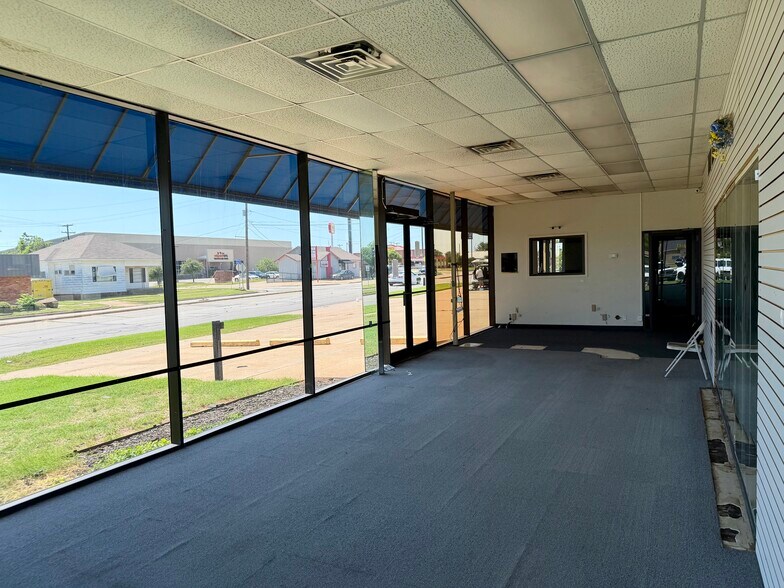 More Photos Of 2412 Kemp Blvd, Wichita Falls Light Manufacturing For Sale