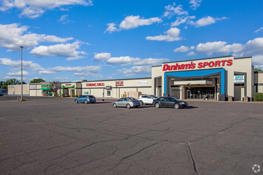 Primary Photo Of 308 S State St, Fairmont Unknown For Lease