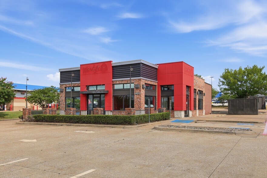More Photos Of 2215 S Loop 256, Palestine Fast Food For Lease