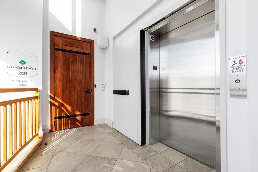 More Photos Of 1446 Spring St, Paso Robles Office For Sale