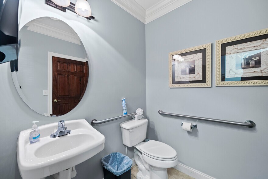 More Photos Of 8313 Six Forks Rd, Raleigh Office For Sale