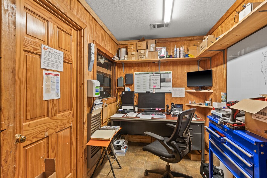 More Photos Of 1242 Loop 179, Pittsburg Specialty For Sale