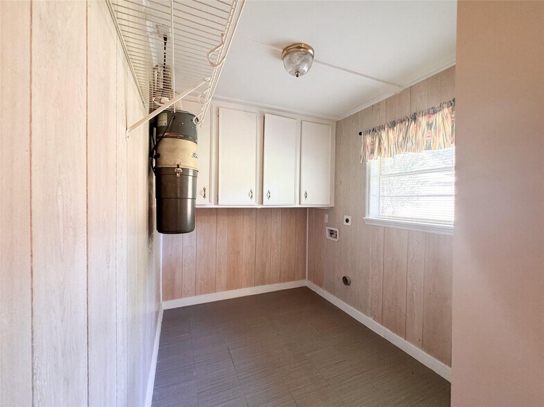 More Photos Of 15331 Lake Lamond Rd, Conroe Flex For Lease