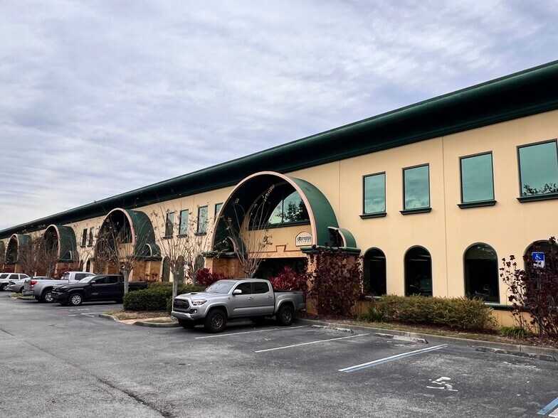 Primary Photo Of 6881 Kingspointe Pky, Orlando Business Park For Lease