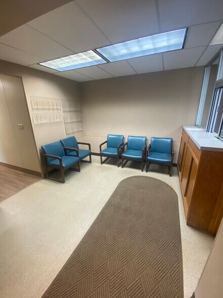 More Photos Of 415 N Front St, Spooner Coworking Space