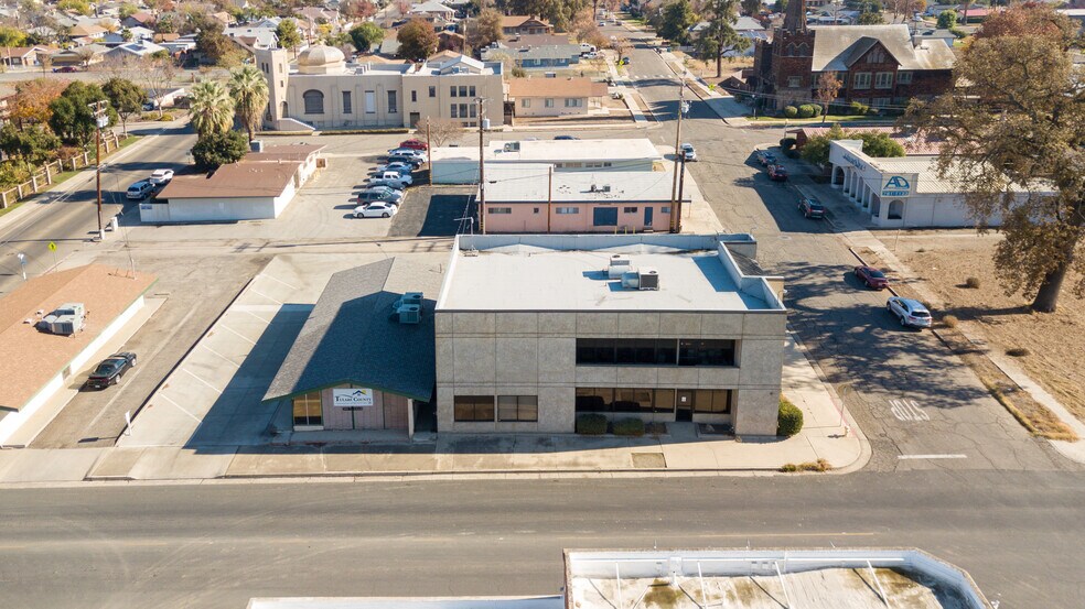 More Photos Of 108 E Mill Ave, Porterville Loft Creative Space For Lease