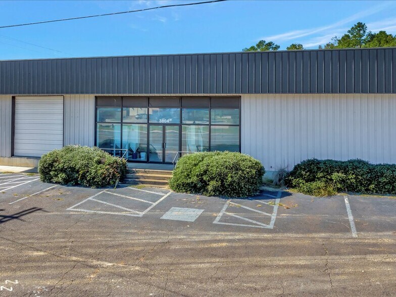 More Photos Of 3804 South St, Nacogdoches Warehouse For Sale