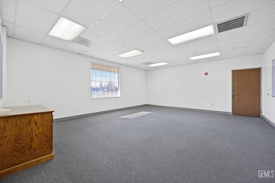 More Photos Of 425 S H St, Bakersfield Religious Facility For Sale
