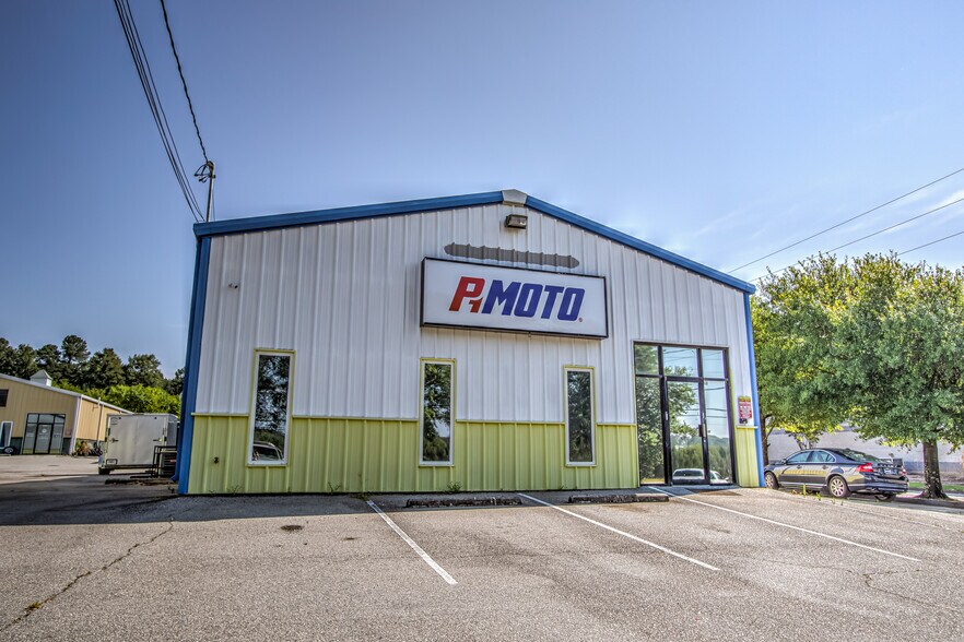 More Photos Of 3002 River Watch Ln, Augusta Flex For Sale