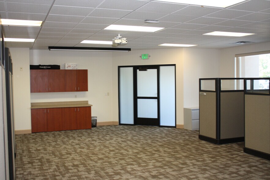 More Photos Of 460 N Fitness Pl, Eagle Office For Lease