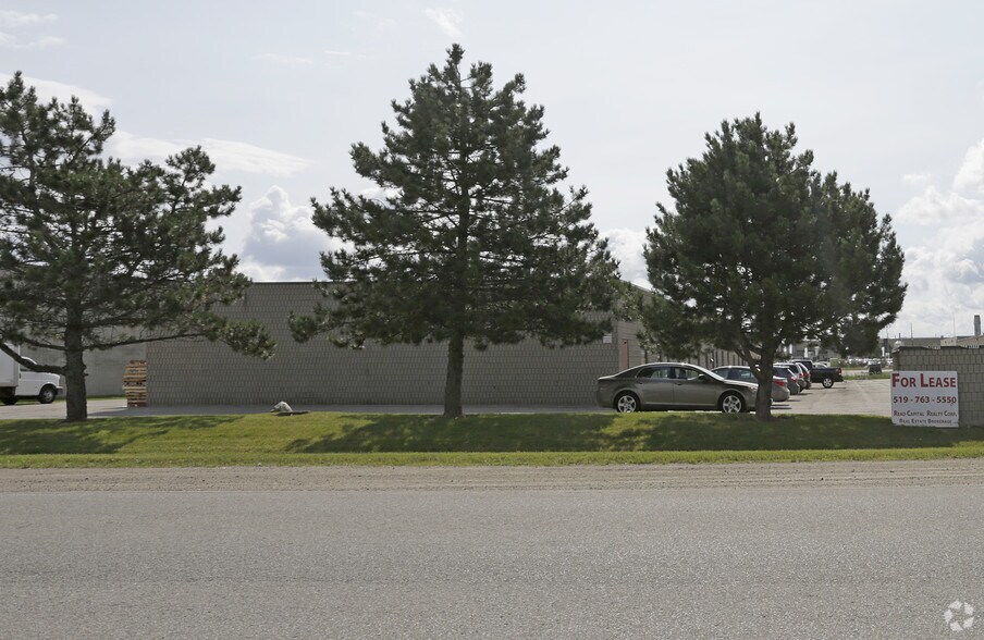 More Photos Of 120 Malcolm Rd, Guelph Flex For Sale