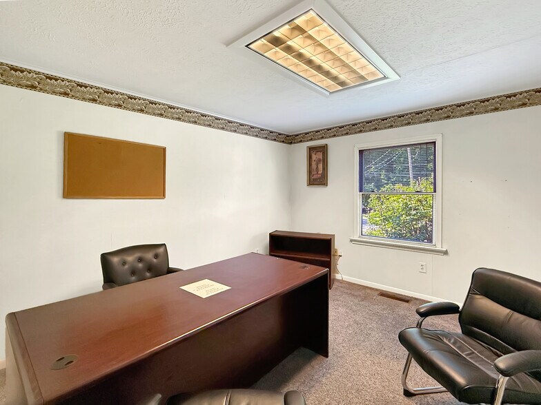 More Photos Of 420 Durant St, South Hill Office For Sale