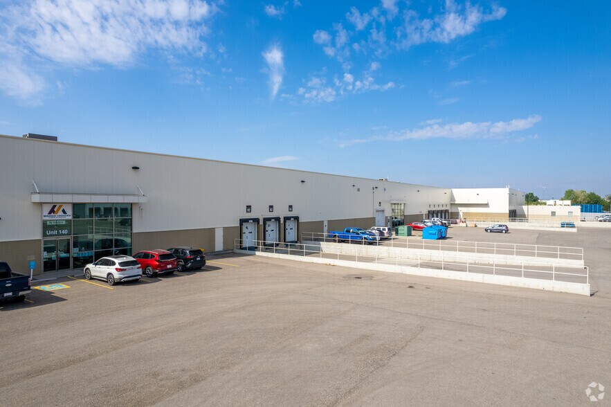 More Photos Of 2-10 Smed Ln SE, Calgary Distribution For Lease
