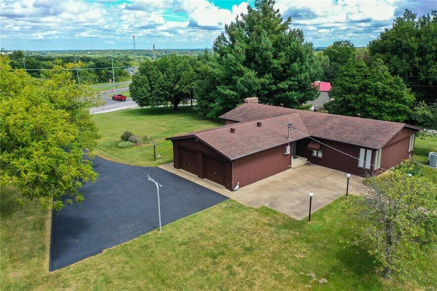 More Photos Of 1500 Gravois Rd, High Ridge Office Residential For Sale