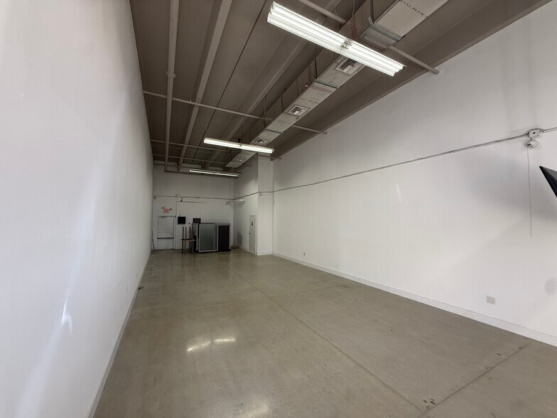 More Photos Of 13115 W Okeechobee Rd, Hialeah Storefront Retail Office For Lease