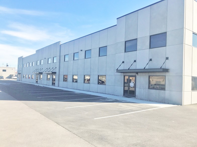 More Photos Of 120 N Redwood Rd, North Salt Lake Warehouse For Lease
