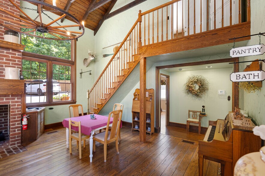 More Photos Of 40 Hospital Rd, Gettysburg Hotel For Sale