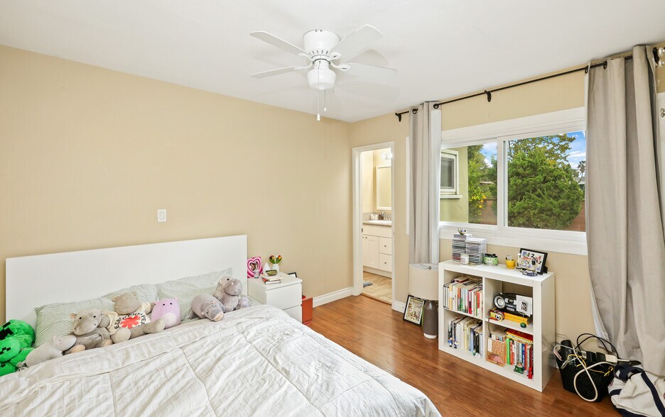 More Photos Of 1200 W Sycamore Ave, Orange Apartments For Sale