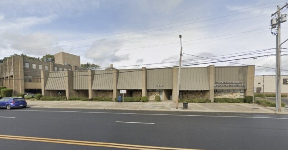 More Photos Of 1575 Hillside Ave, New Hyde Park Medical For Sale
